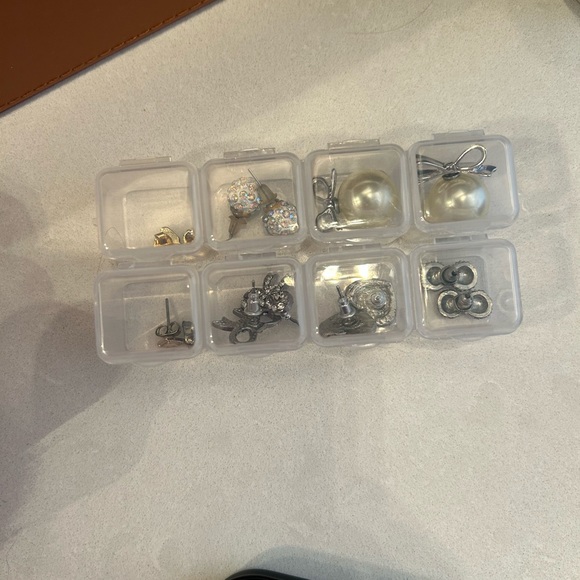 Assorted earrings - Picture 3 of 11